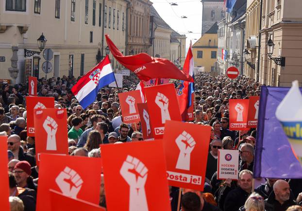 Zagreb: Prosvjed lijevo-liberalne oporbe: "Dosta je! Idemo na izbore!" 