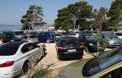 Strancima stižu kazne jer nisu plaćali parkiranje u Hrvatskoj