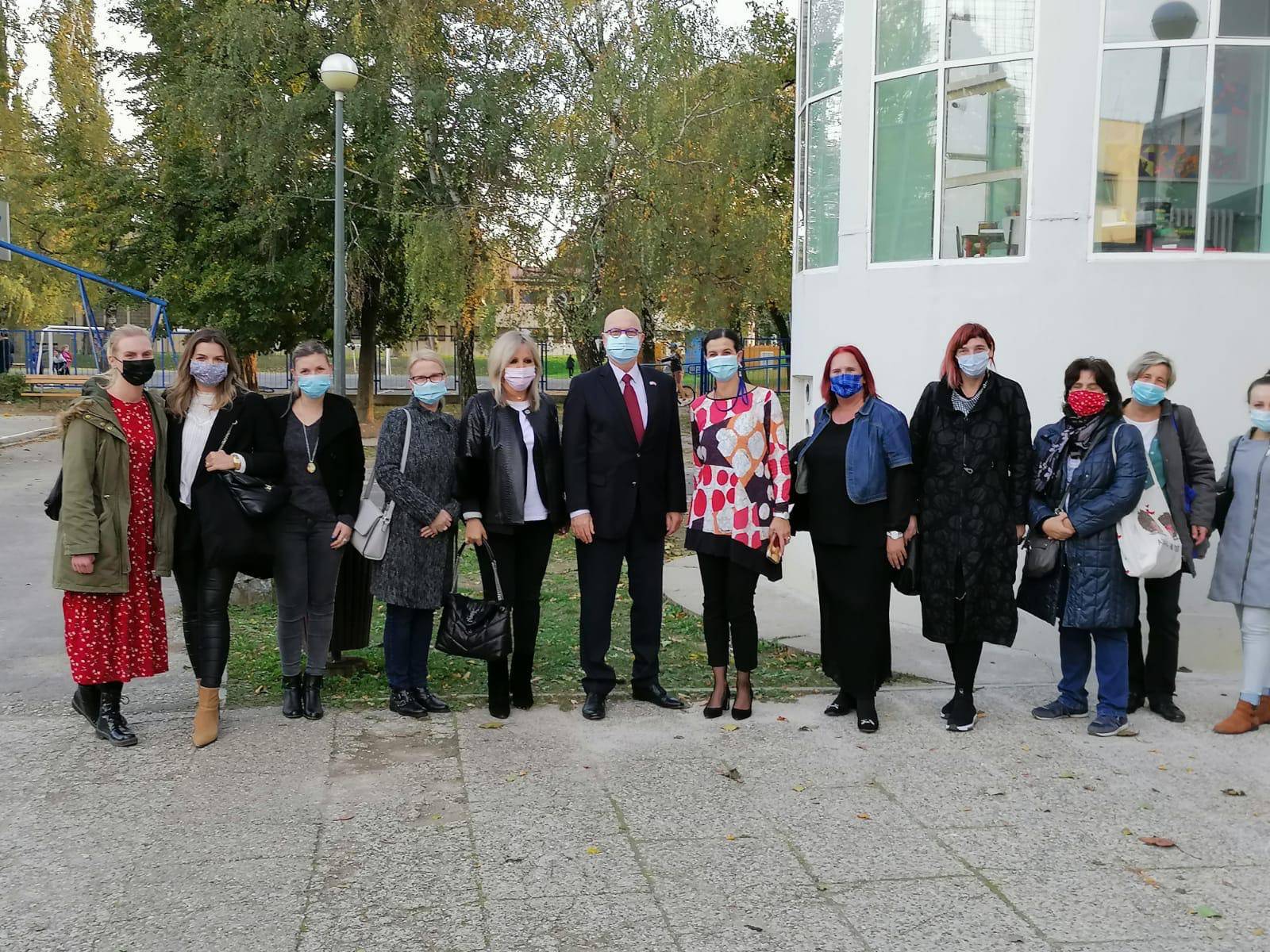 Veleposlanik Izraela predao je donaciju osnovnoj školi koja je teško oštećena u potresu