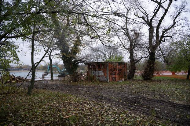 Zagreb: Uklanjanje Londoner Puba na jarunskom Otoku Veslača