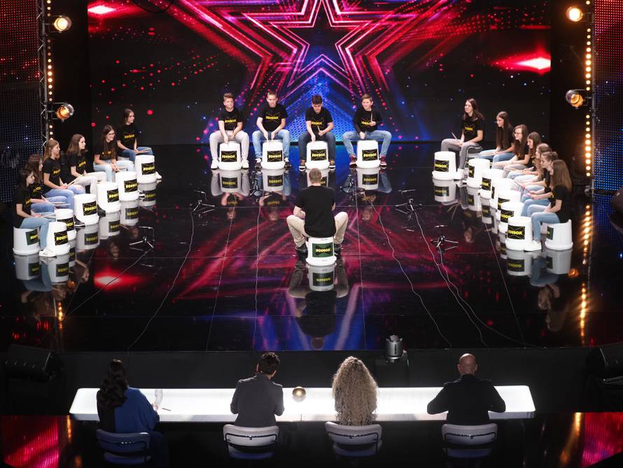 Biste li i vi dali glas Dubiosima, mališanima koji su na kantama svirali pjesmu Pirata s Kariba?