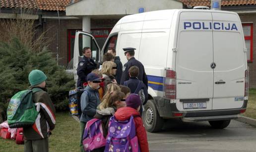 Dječaku koji se zapalio u školi liječnici 'vraćaju' lice