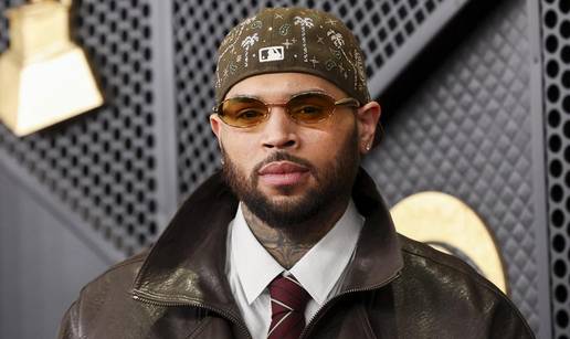Chris Brown na crvenom tepihu pozirao sa sinom samo nekoliko dana nakon &scaron;to je bio na sudu