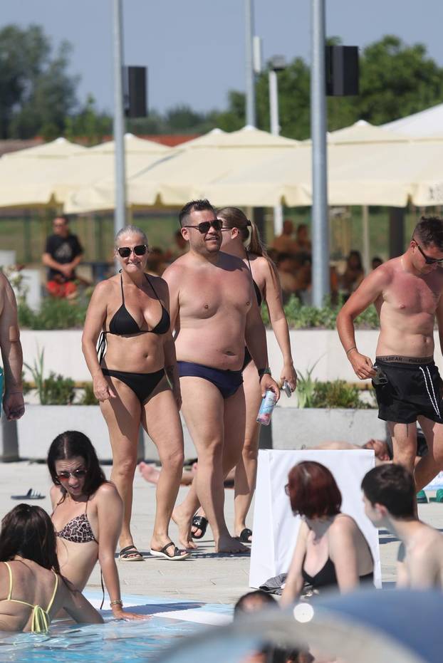 24 SATA: Kupaći uživaju na obnovljenim bazenima Copacabana