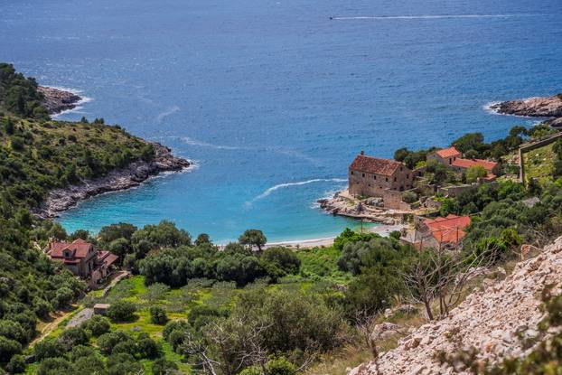 Uvala Dubovica na Hvaru 