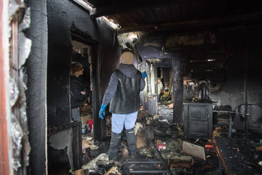 'Sve mi je izgorjelo, i odjeća. Sve što imam je ovo što nosim'