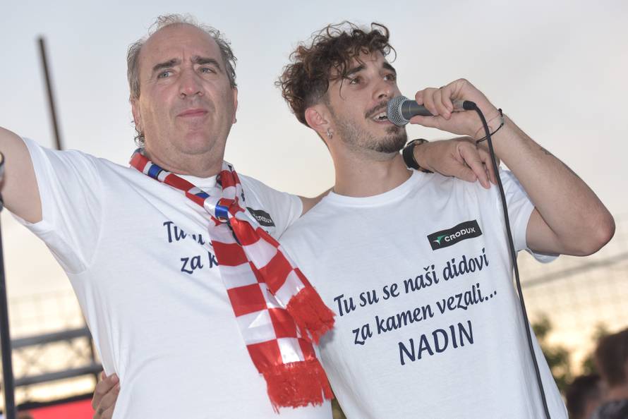 Nadin: U rodnom mjestu prireÄen doÄek za srebrnog reprezentativca Å imu Vrsaljka