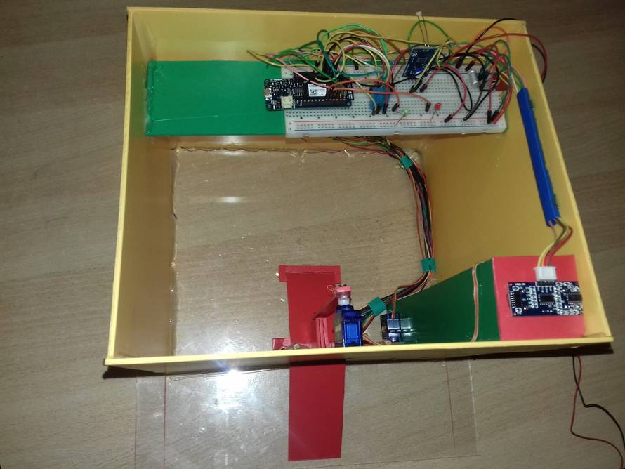 Generacija NEXT: Moj pametni kokošinjac sam brine o kokama