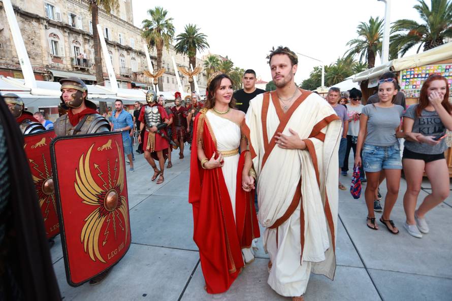 Pogledajte: Carica Severina i car Kurbaša predvode povorku