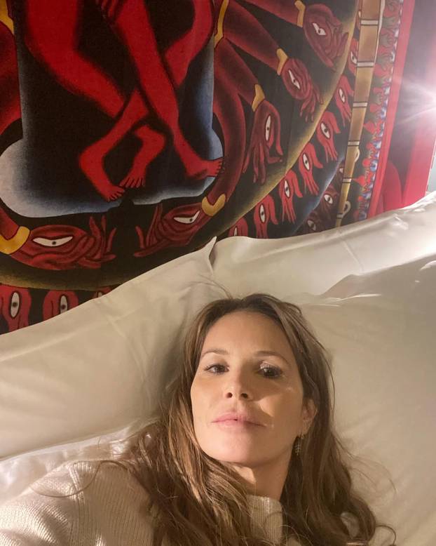 FOTO Elle MacPherson stari kao dobro vino! Za ulogu se skinula gola, evo kako se mijenjala...