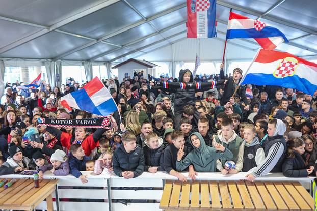 Doček brončanih rukometaša Raužana i Kuzmanovića u Brckovljanima