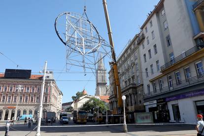 Zagreb: Reklama Plive nakon dugo godina uklonjena s glavnog gradskog Trga