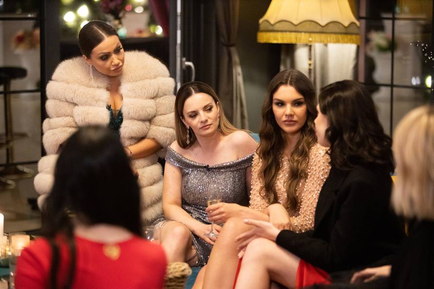 'Savršeni' se oprašta s tri cure već prve večeri: U kući vladaju ljubomora i svađe, pale i suze...