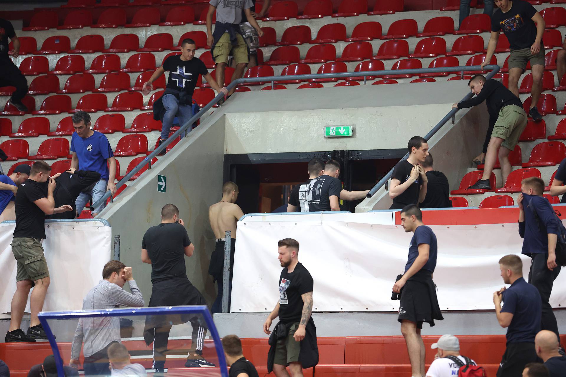 Zagreb: Nemile scene na trećoj utakmici doigravanja za ulazak u HT Premijer ligu između Dinama i Bosca