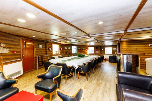 FOTO Zavirite u prvi brod-hotel u Hrvatskoj: Noćenje na ovom brodu u Rijeci ima posebnu čar