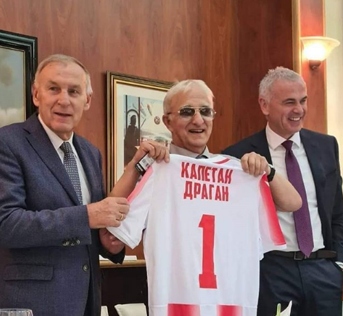 Kapetan Dragan dobio počasni dres Crvene zvezde s brojem 1