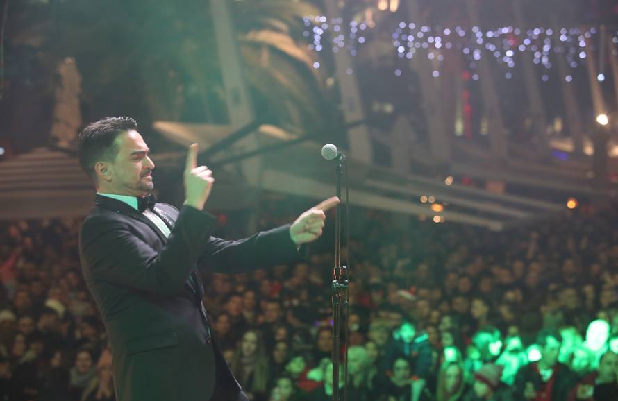 Pogledajte kako se Nova čekala u Zagrebu, Splitu, Zadru...