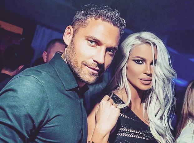 Razvode se Jelena Karleuša i Duško Tošić: 'Više se ne vidi kao dio naše obitelji. Teško nam je.'