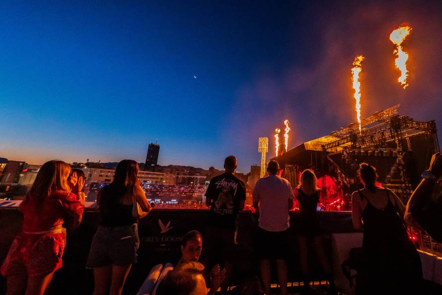 Split:  Vatromet na kraju prvog dana Ultra Europe Festivala