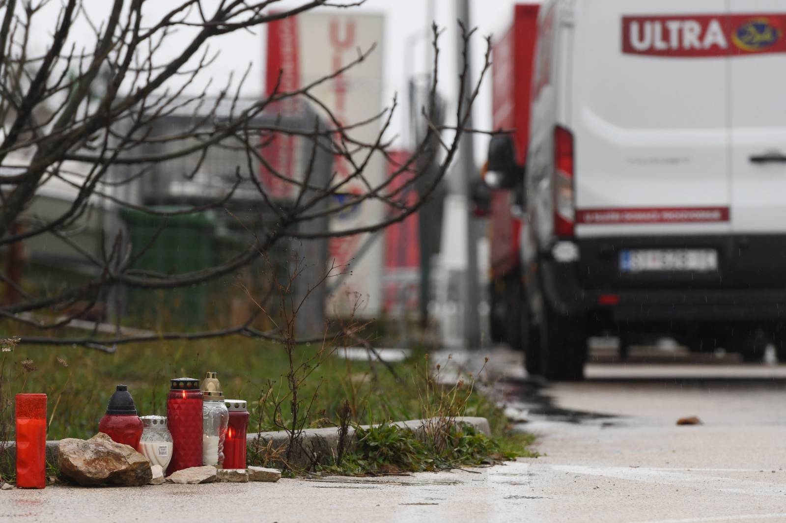 U Vodicama zapaljene svijeće nakon stravičnog četverostrukog ubojstva