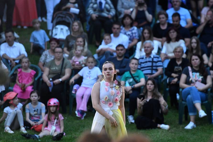 Čakovec: Plesna predstava "Na dlanu jezera"