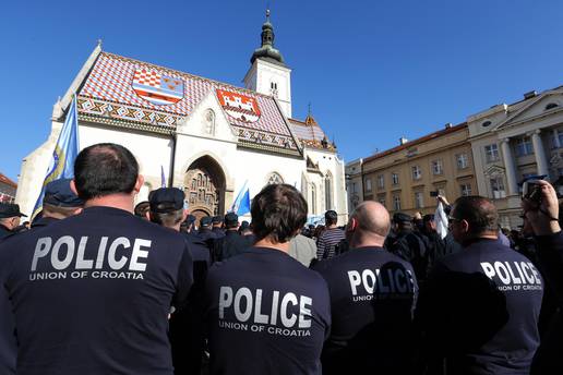 Plaće državnih službenika sada ovise o policijskim sindikatima