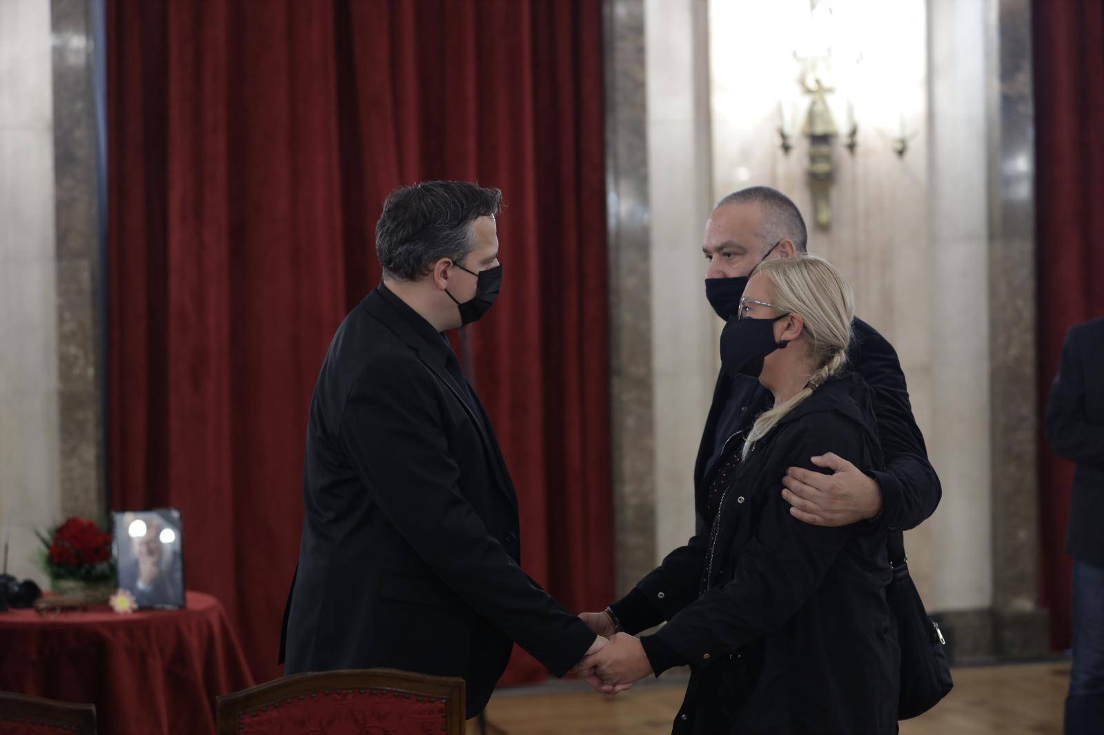 Commemoration on the occasion of the death of Milan Minja Subota was held in the Ceremonial Hall of the Belgrade City Assembly.

omemoracija povodom smrti Milana Minje Subote odrzana u Svecanoj sali Skupstine grada Beograd.