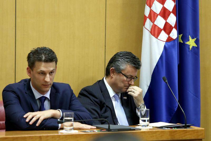 Pala Vlada: Oreškoviću sa 125 glasova izglasali nepovjerenje