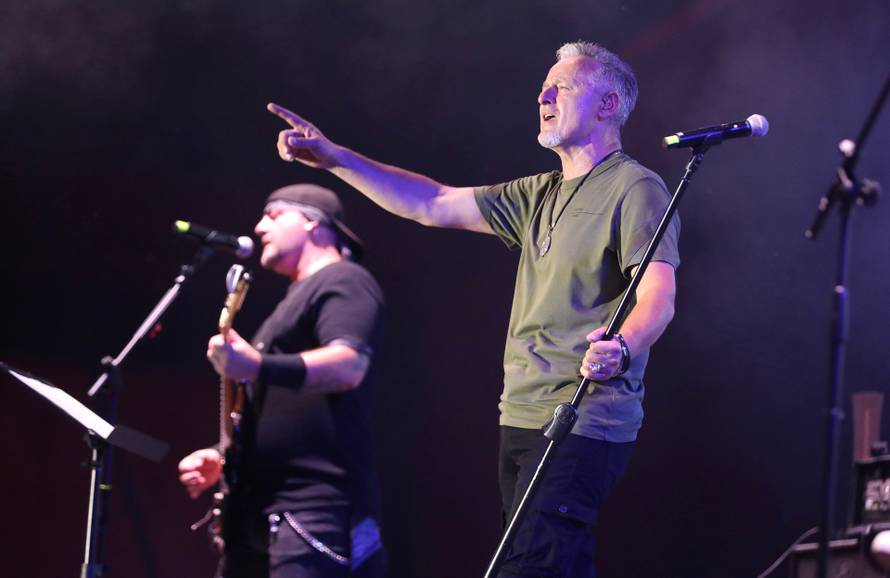 Dugopolje: Thompson održao koncert na prepunom stadionu Hrvatskih vitezova