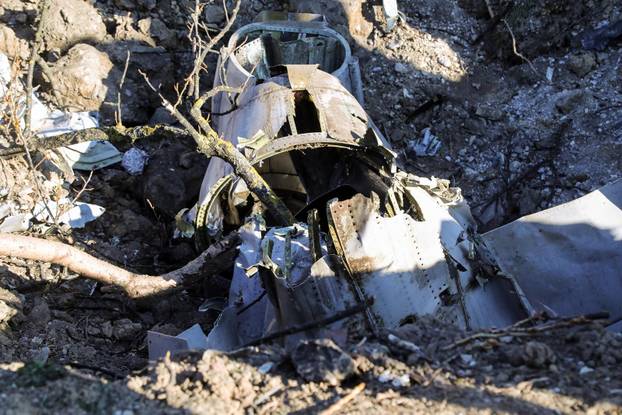 Zagreb: Premijer Andrej Plenković i  nadležni članovi Vlade obišli su mjesto pada besposadne letjelice