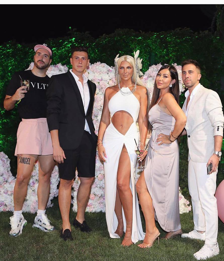 Karleuša je bijesna: 'Godinama navijaju da se razvedemo Duško i ja, to je do te mjere bolesno...'