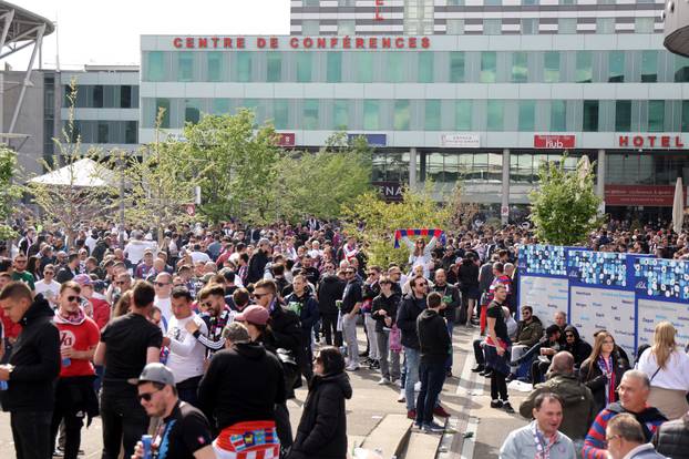 Ženeva: Atmosfera ispred stadiona uoči početka finalne utakmice Lige prvaka mladih