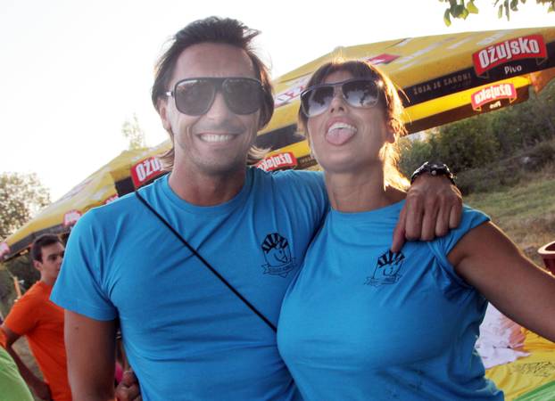 Jezera: Poznate osobe jahale su magarce na tradicionalnoj utrci magaraca