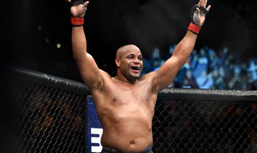 Cormier: Stipe, prijatelju, žao mi je što ću te ja skinuti s vrha