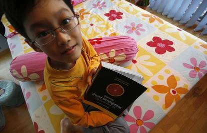 Dječak (9) iz Malezije je napisao program za iPhone 