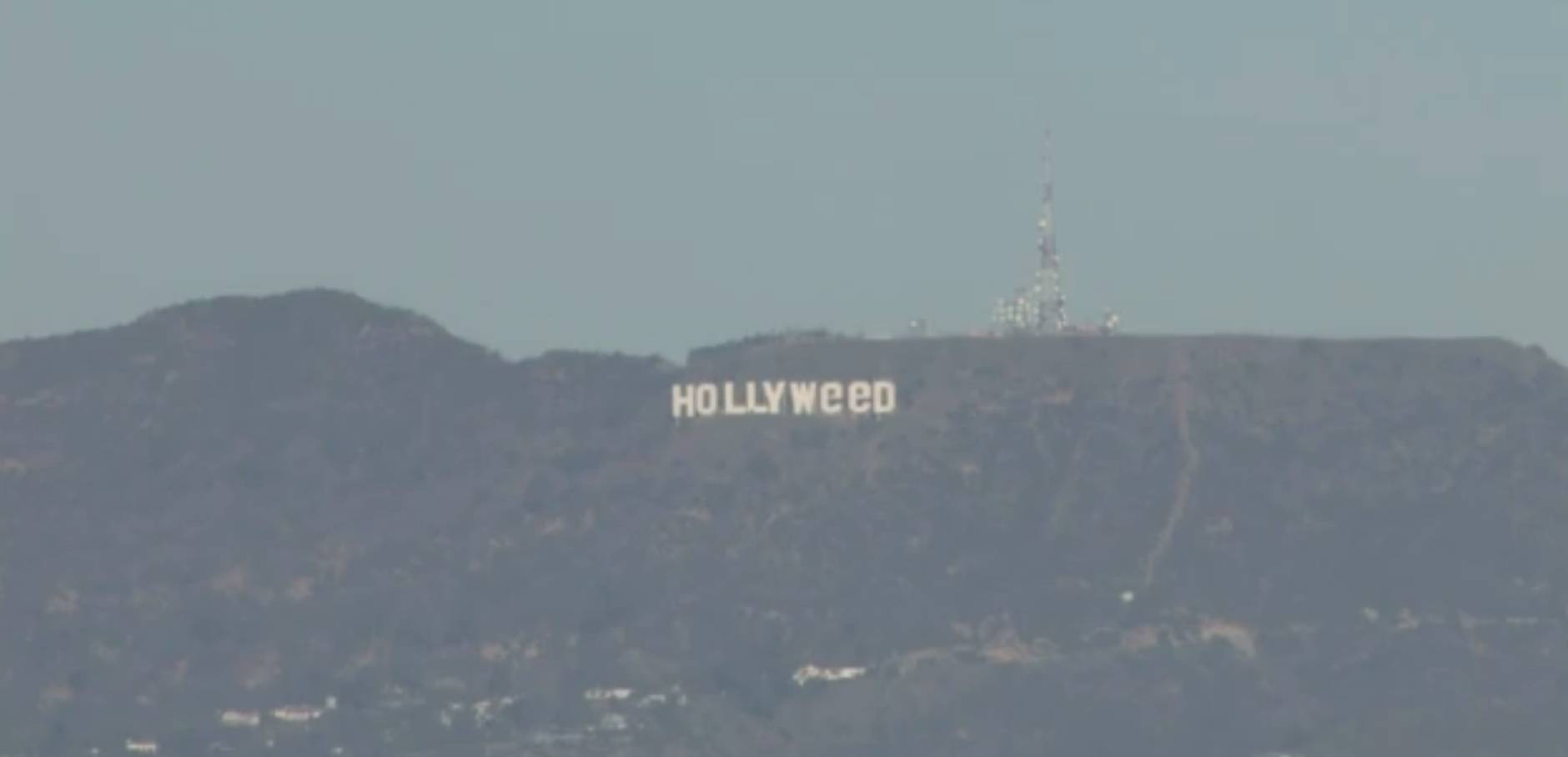 Novogodišnja spačka: Znak Hollywood postao 'Hollyweed'
