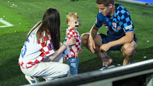 Pašalić objavio dirljivu fotku sa sinom: 'Tata, neću ovo srebro...'