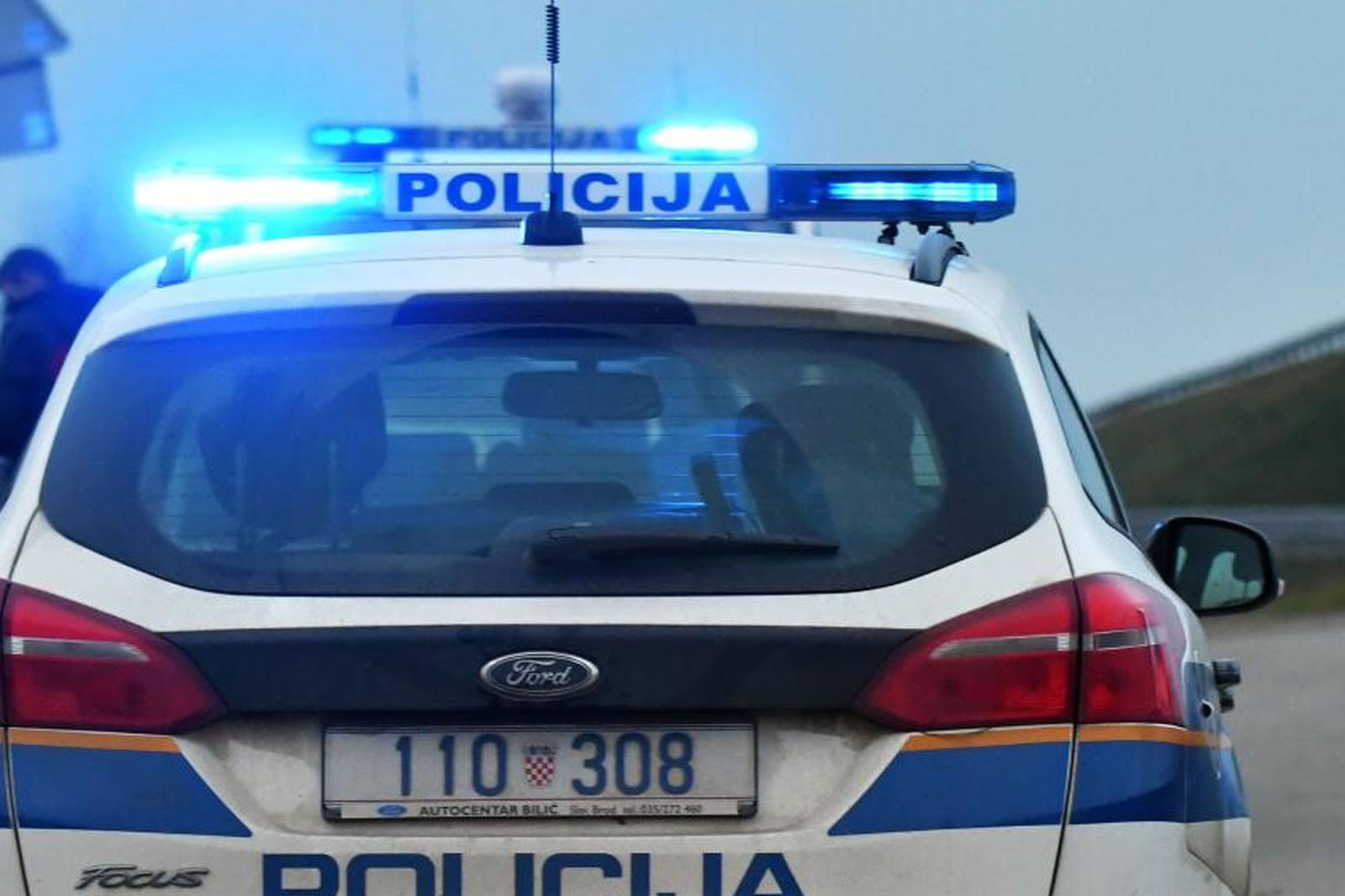 U naletu auta kod Suhoplja poginula je pješakinja (53)