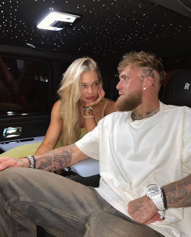 Zaručnika brine kad pozira bez gaćica. Najljepša sportašica na svijetu sad ima i novi problem