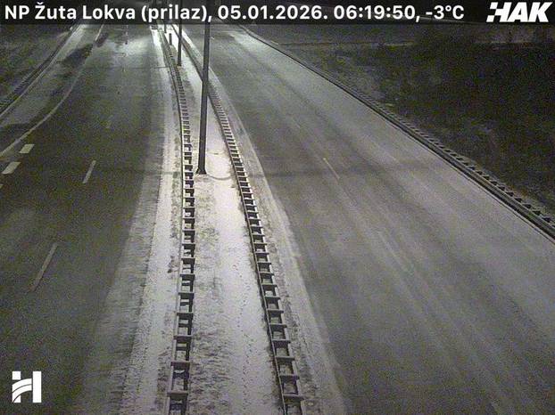 FOTO  Snijeg pada u Zagrebu, A1 zatvorili kod Sv. Roka zbog sudara. Ovako izgledaju ceste