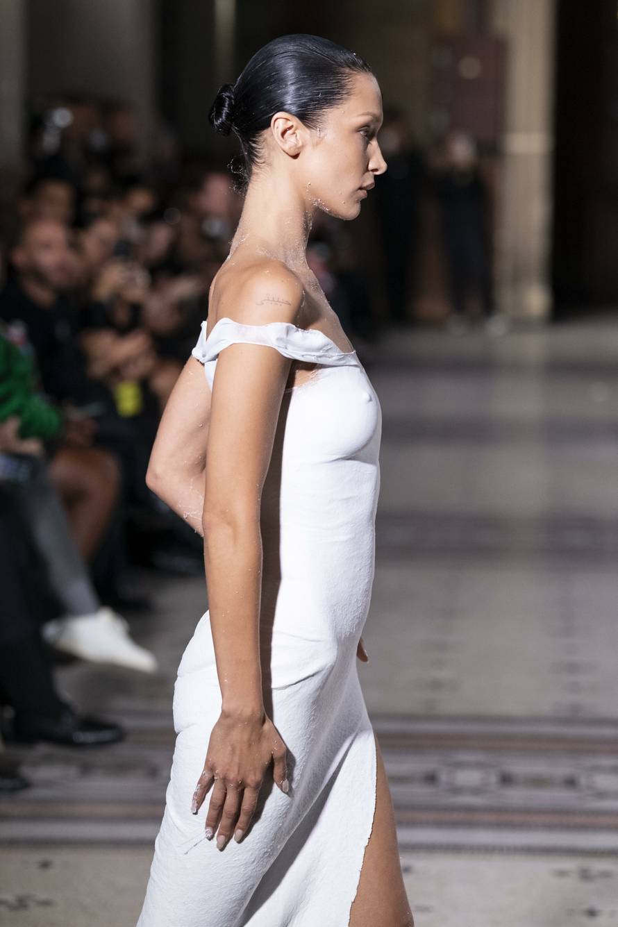 Bella Hadid at COPERNI SS23 runway during Paris fashion Week on September 2022 - Paris, France. 30/09/2022