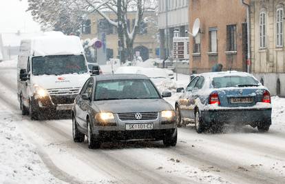 Što sve treba napraviti na autu za sigurnu vožnju kroz zimu