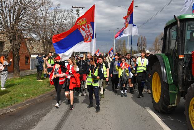 Od Niša i juga zemlje pa sve do Pančeva: Studenti su pješice krenuli prema Beogradu