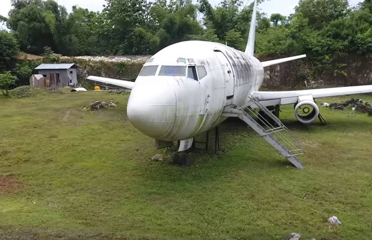 Misterij na Baliju: Nitko ne zna kako je avion dospio u dvorište