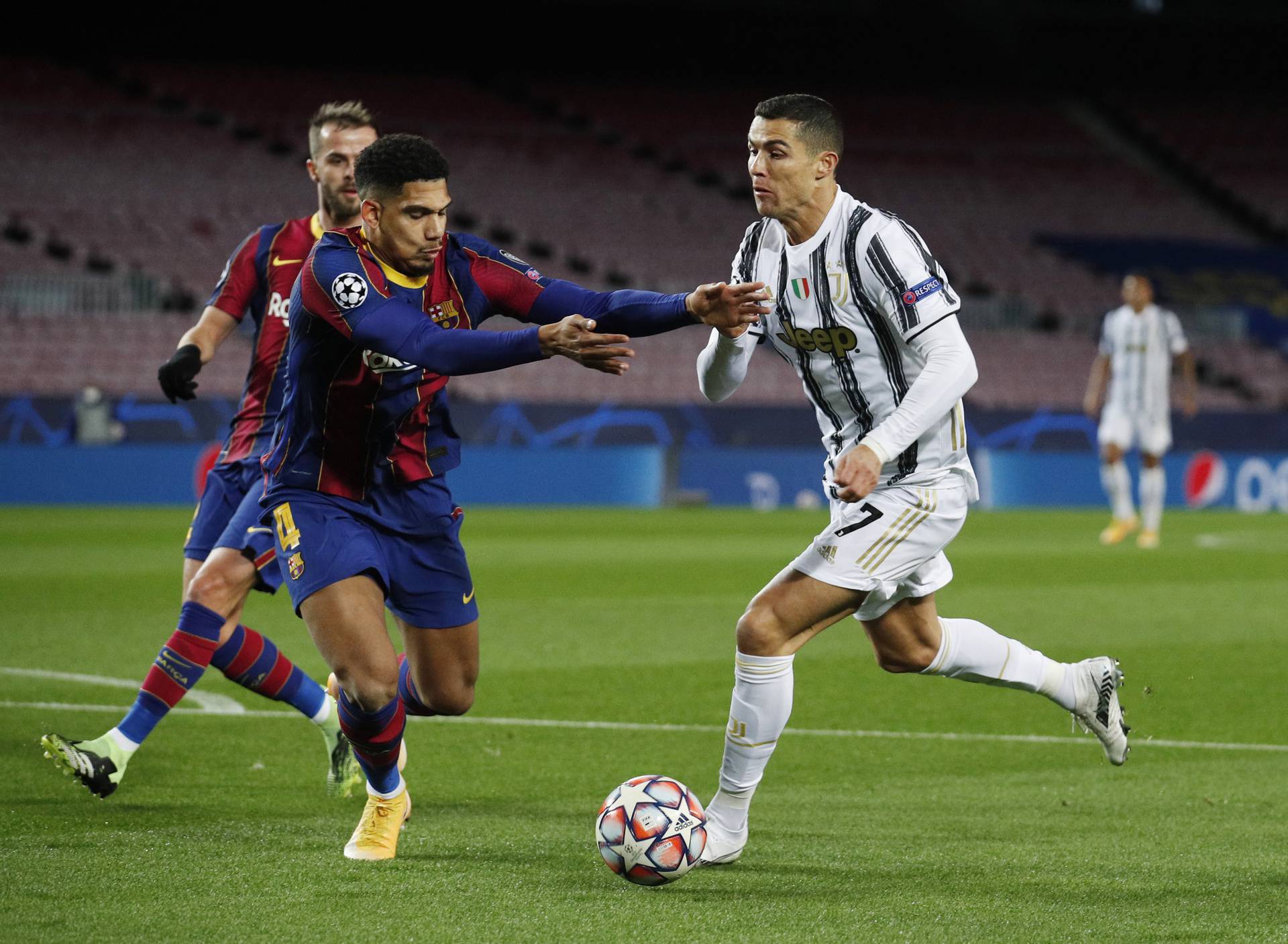 Champions League - Group G - FC Barcelona v Juventus