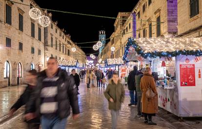 FOTO Prekrasni Dubrovnik još je ljepši u vrijeme uoči Božića