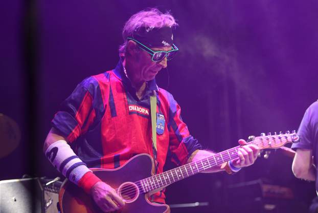 Osijek: Bajaga i Instruktori održali koncert u dvorani Gradski vrt 