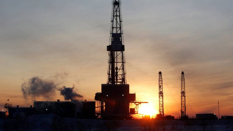 Putin obljublja močan odgovor na sankcije in dobavo orožja Ukrajini