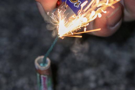 Lije&ccaron;nik o dje&ccaron;aku iz Slavonije kojem je petarda eksplodirala u ruci: 'Prste nismo mogli spasiti'