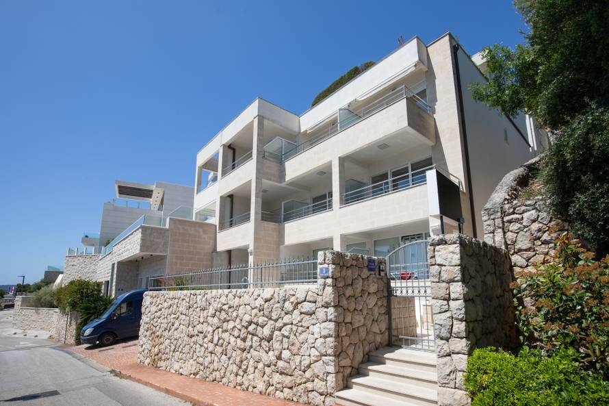 24SATA Dubrovnik: Vila Edina Džeke